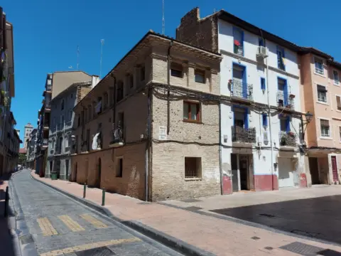 Piso en calle de la Viola, 3